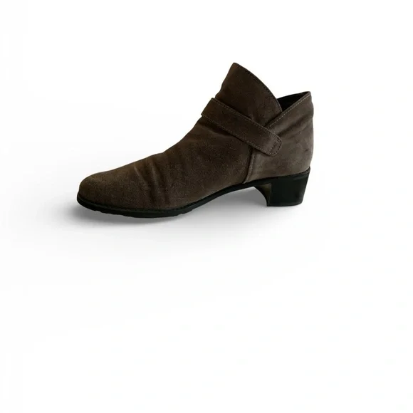 STUART WEITZMAN Brown Suede Ankle Boots - Picture 6 of 12